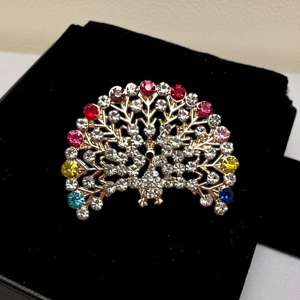 🤯5/$25🤯 Elegant Multicolor Crystal Gold Tone Peacock Brooch